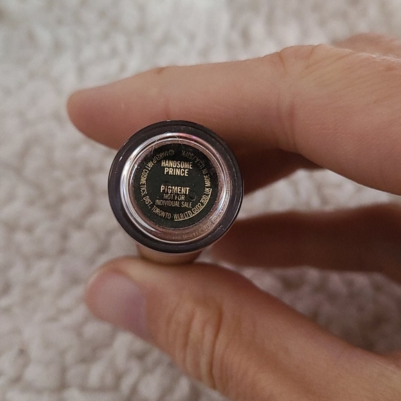 MAC pigment - Handsome Prince - Picture 2 of 2